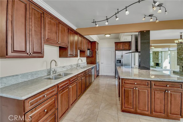 MLS #OC25243665 img 13