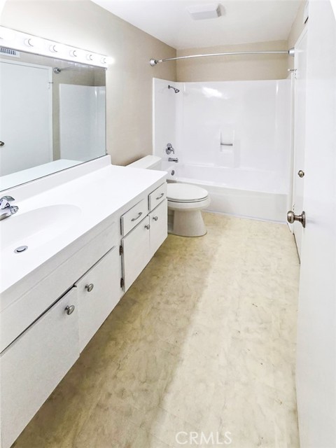 MLS #OC25243704 image #21