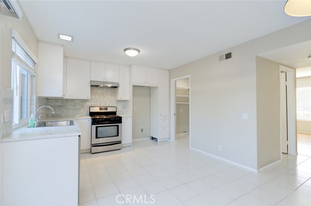 MLS #OC25243704 image #6