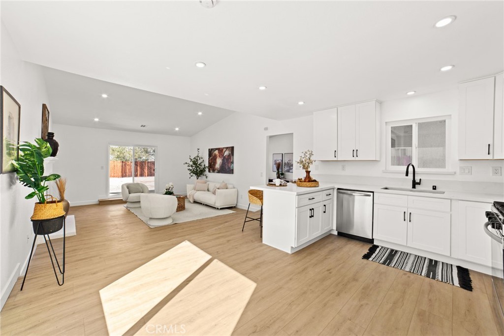 MLS #OC25243734 image #0