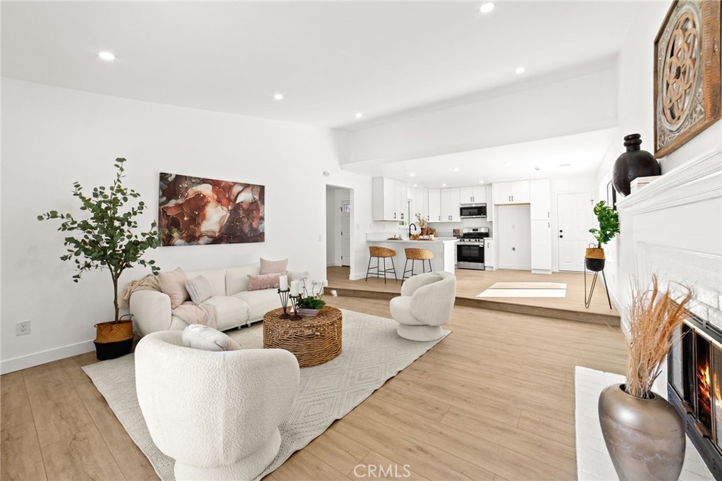 MLS #OC25243734 image #10