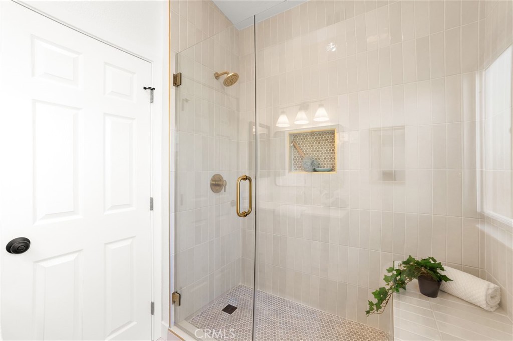 MLS #OC25243734 image #16