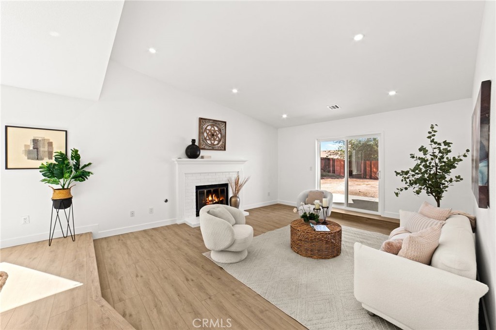 MLS #OC25243734 image #2