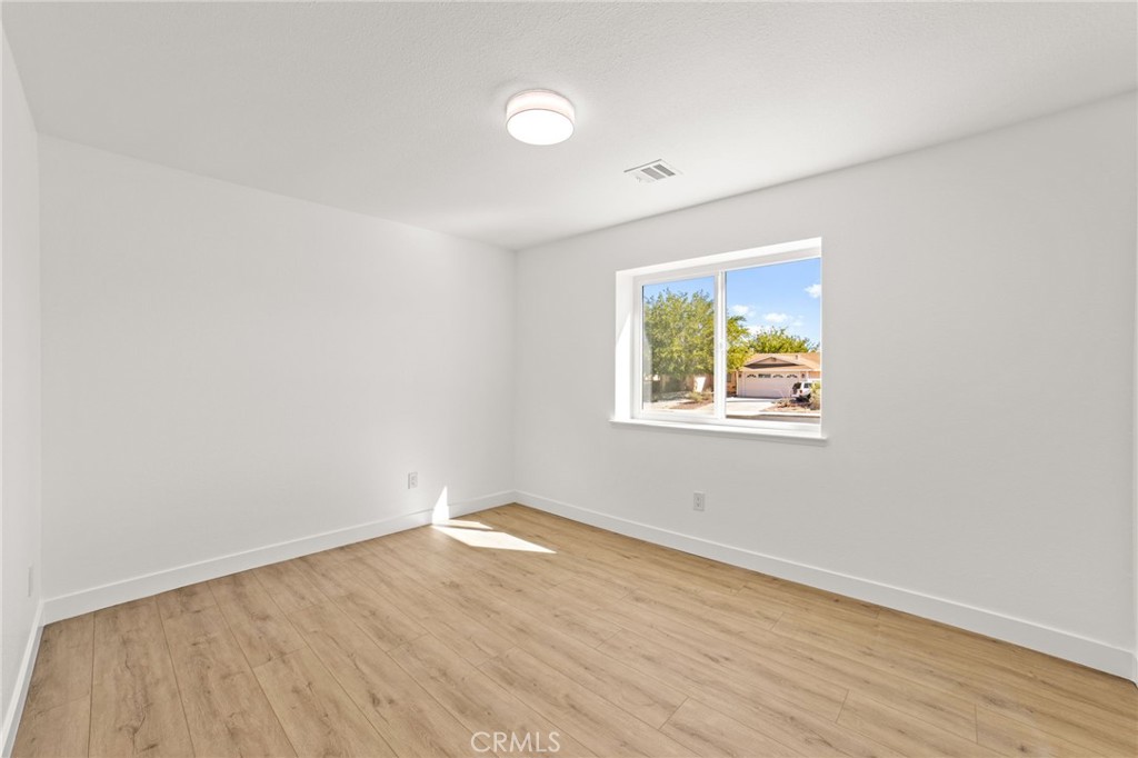 MLS #OC25243734 image #24