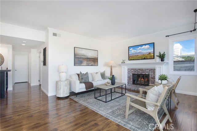 MLS #OC25243879 img 12