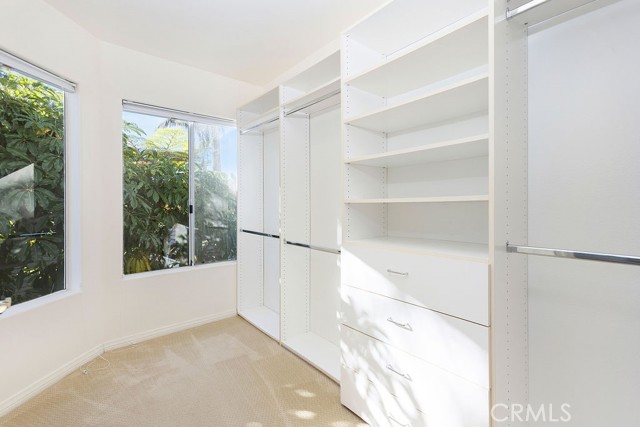 MLS #OC25243887 image #32