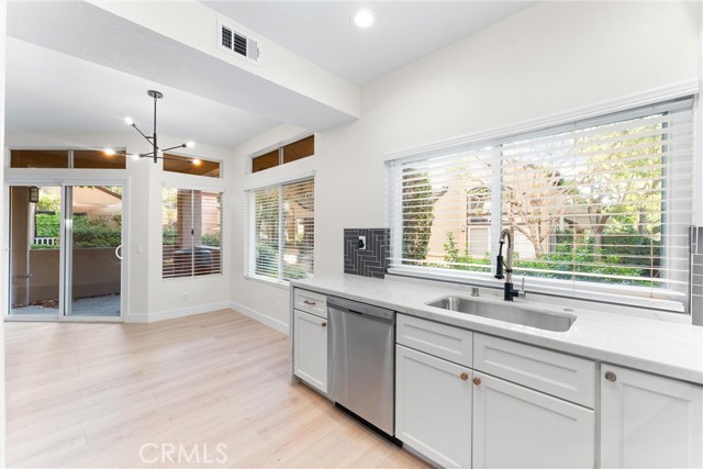 MLS #OC25243931 image #2