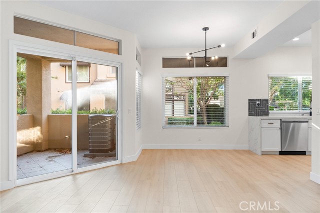 MLS #OC25243931 image #5