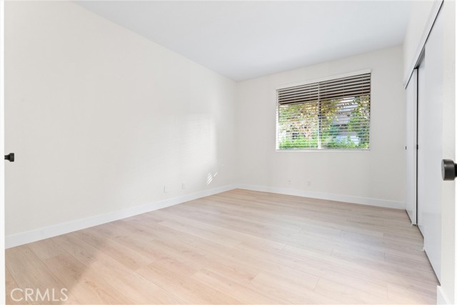 MLS #OC25243931 image #9