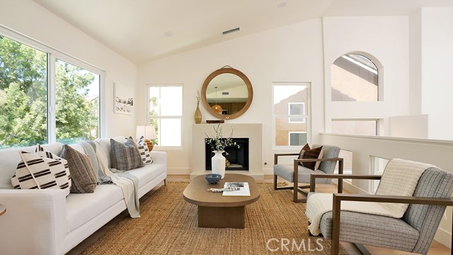 MLS #OC25243973 image #1