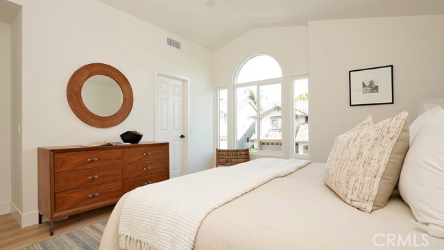 MLS #OC25243973 image #28