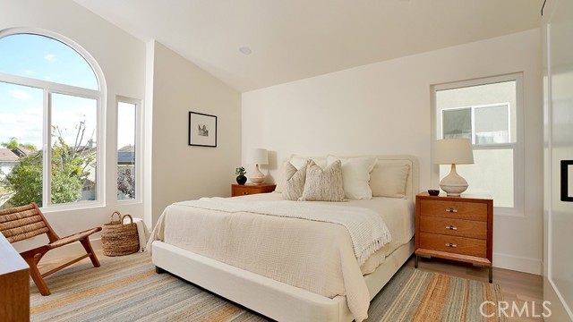 MLS #OC25243973 image #9