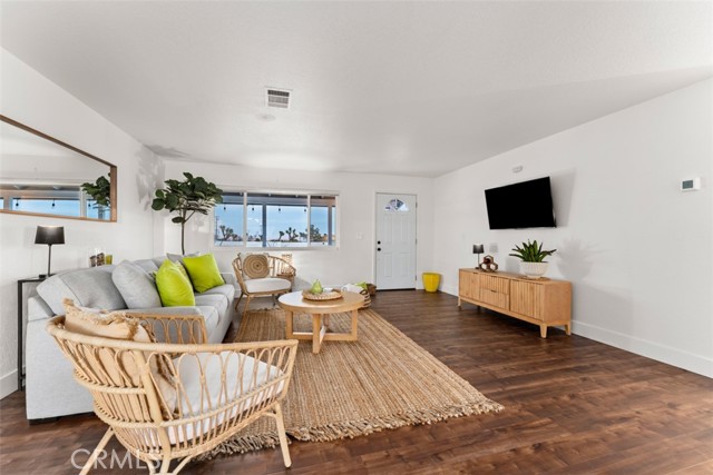 MLS #OC25244035 image #4