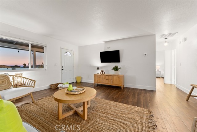 MLS #OC25244035 image #5