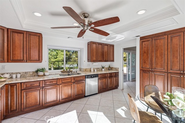 MLS #OC25244052 image #10