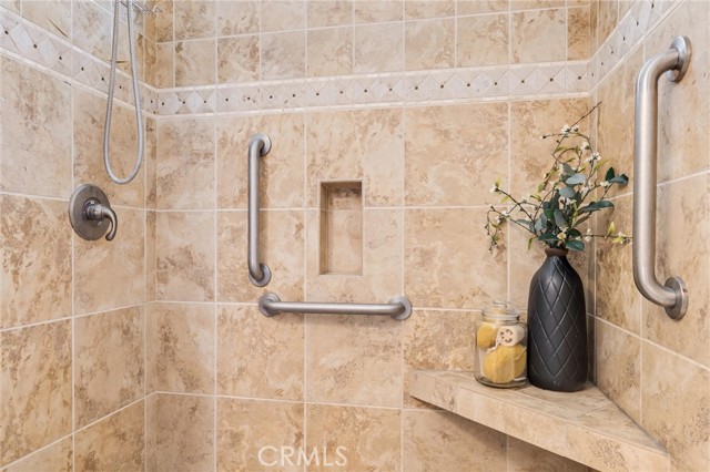 MLS #OC25244052 image #21