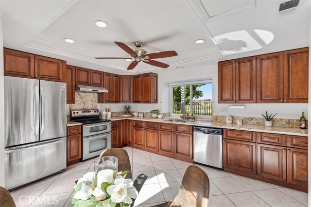 MLS #OC25244052 image #9