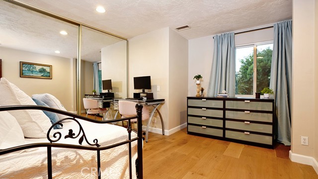 MLS #OC25244062 image #19