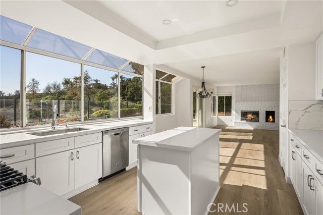 MLS #OC25244065 image #14