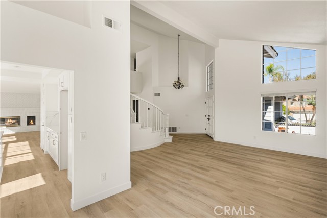 MLS #OC25244065 image #9