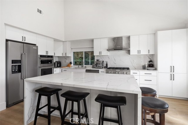 MLS #OC25244102 image #10