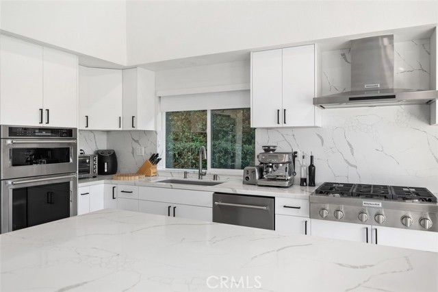 MLS #OC25244102 image #11