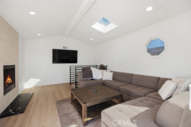 MLS #OC25244102 image #25