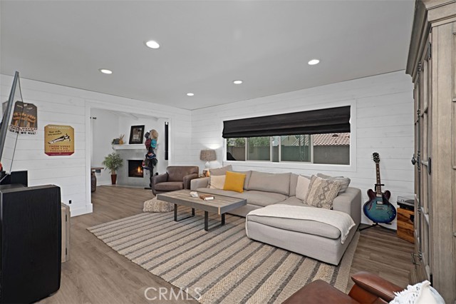 MLS #OC25244176 image #11