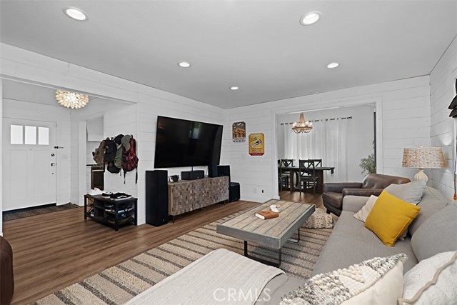 MLS #OC25244176 image #15