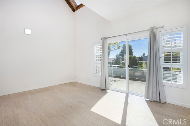 MLS #OC25244201 image #8