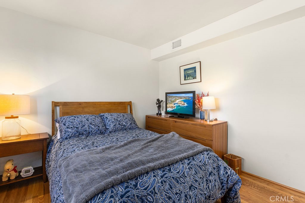 MLS #OC25244249 image #9