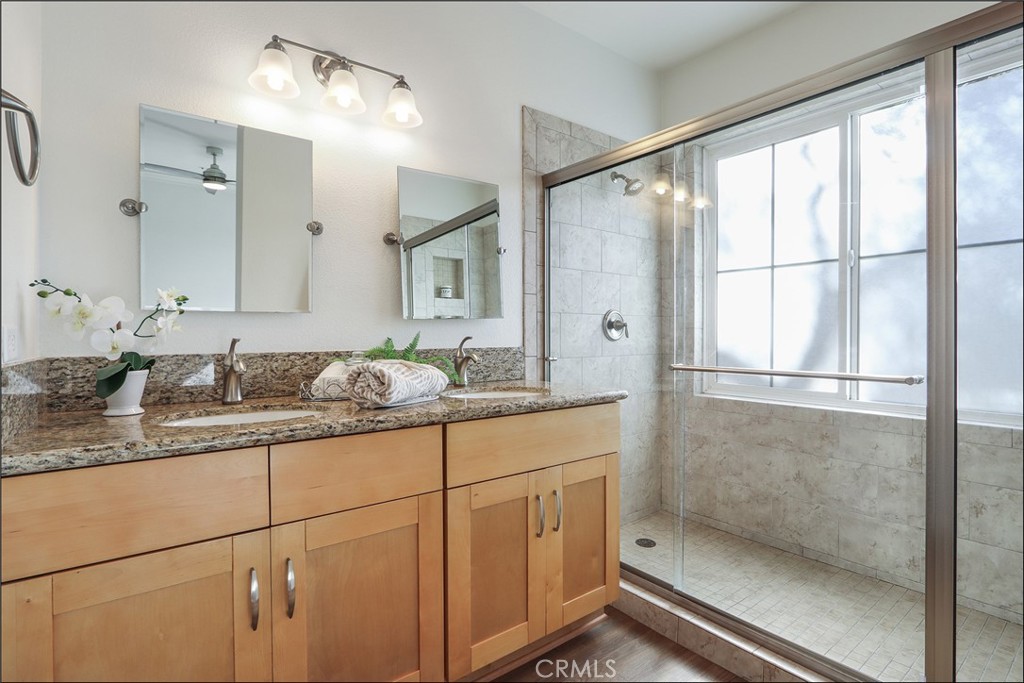 MLS #OC25244282 image #15