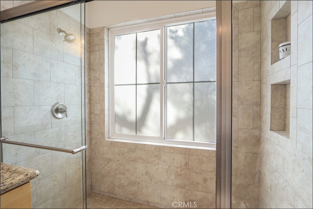 MLS #OC25244282 image #17