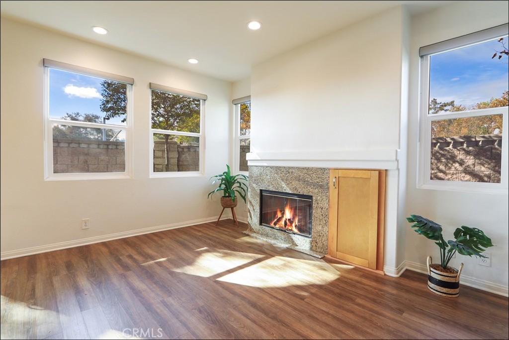 MLS #OC25244282 image #4