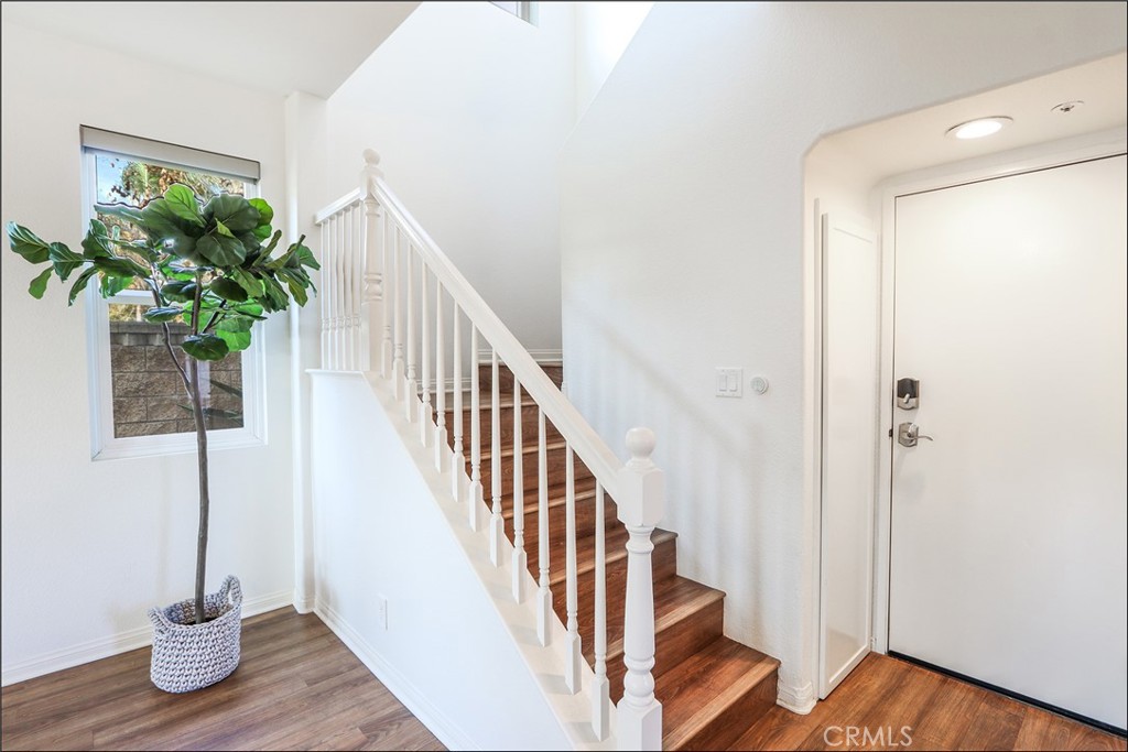 MLS #OC25244282 image #8