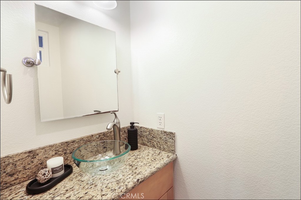 MLS #OC25244282 image #9