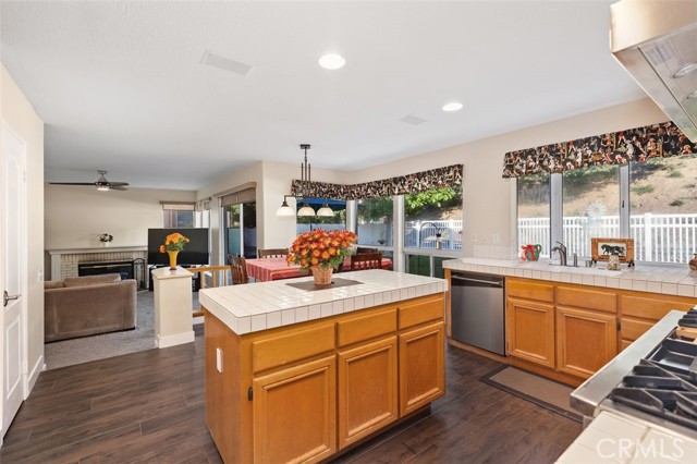 MLS #OC25244301 image #16