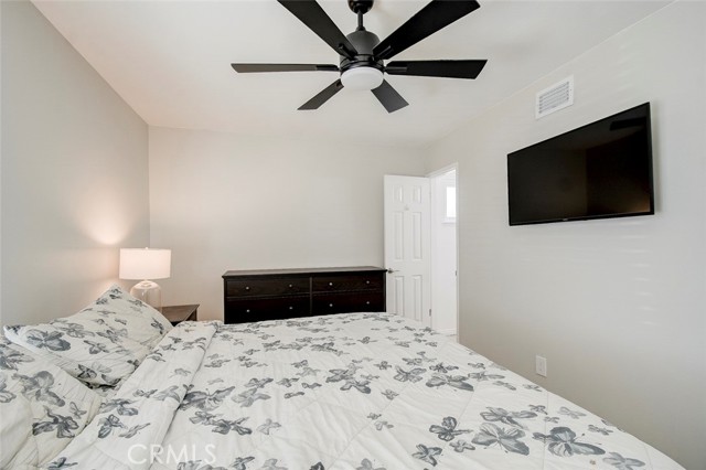 MLS #OC25244303 image #8