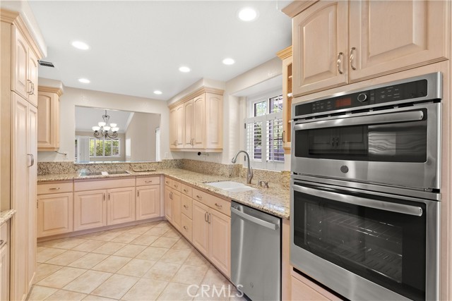 MLS #OC25244305 image #18