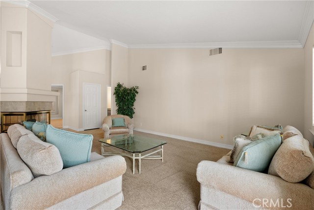 MLS #OC25244305 image #9