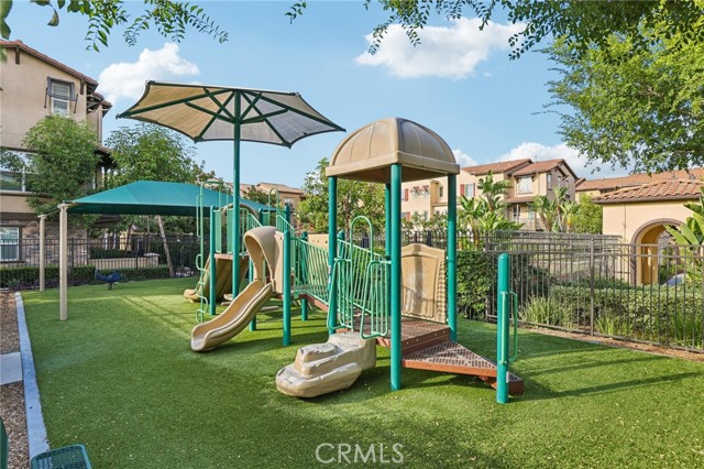 MLS #OC25244411 image #33