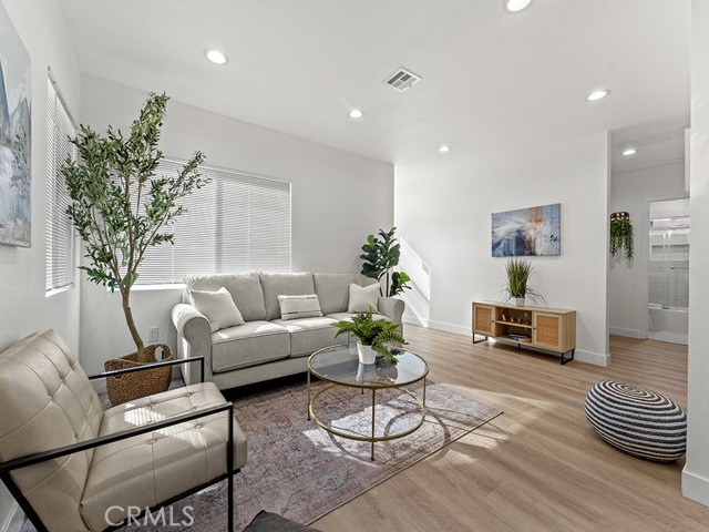 MLS #OC25244425 image #3