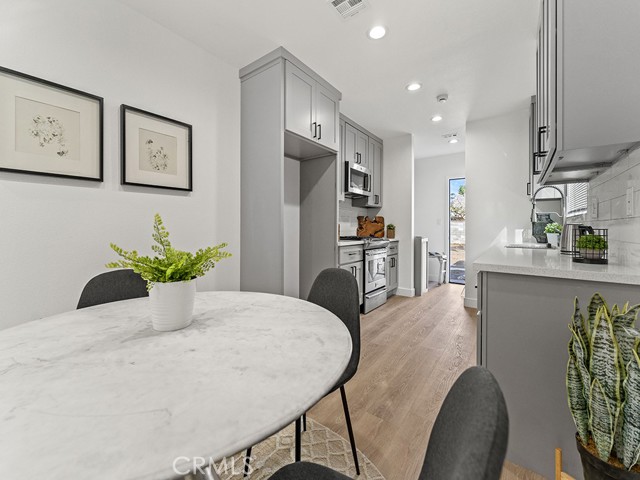 MLS #OC25244425 image #4