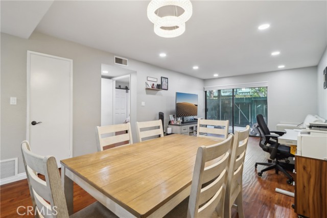 MLS #OC25244452 image #1