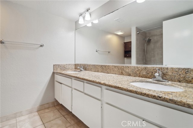 MLS #OC25244452 image #9