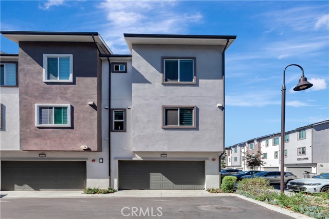 MLS #OC25244510 image #1