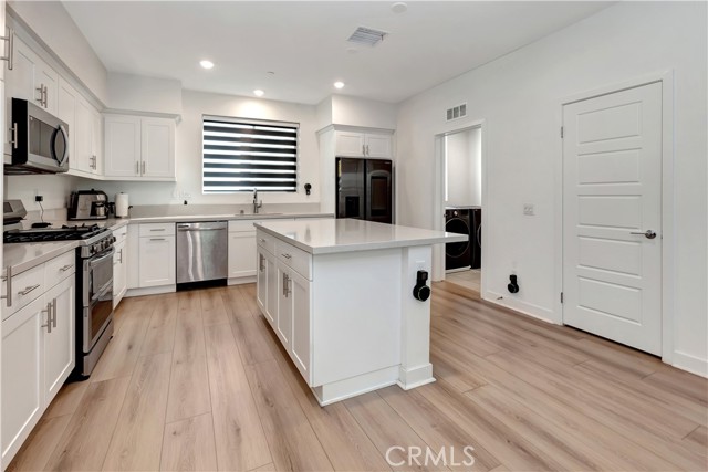 MLS #OC25244510 image #2