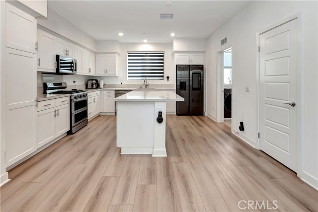 MLS #OC25244510 image #5