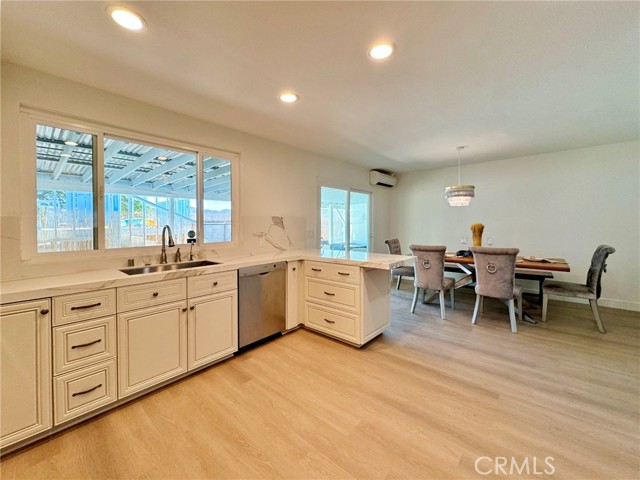 MLS #OC25244516 image #34