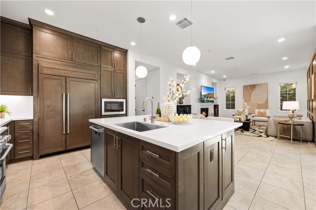 MLS #OC25244550 image #9